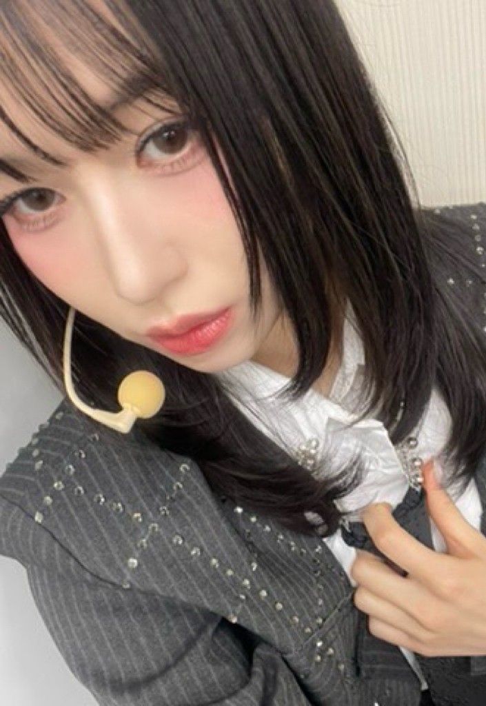 Behind-the-scenes cut of Kasahara Momona (ME:I)