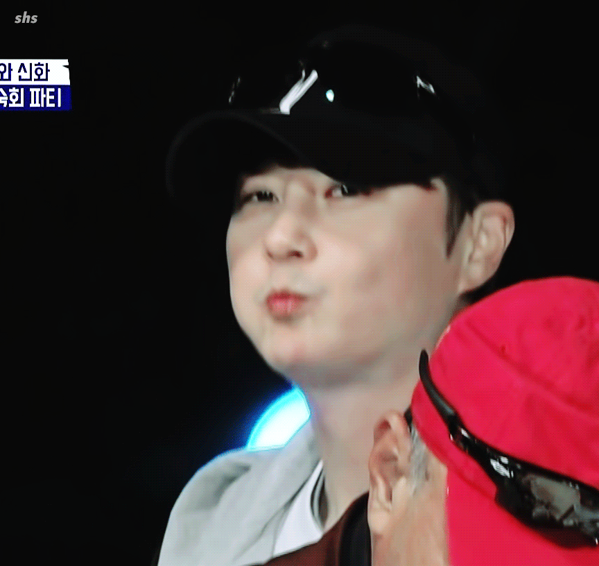 A moment captured by SHINHWA's fan