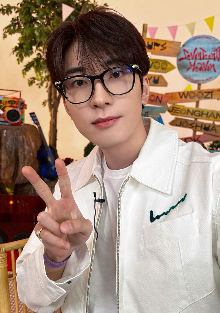Behind-the-scenes cut of Wonwoo (SEVENTEEN)