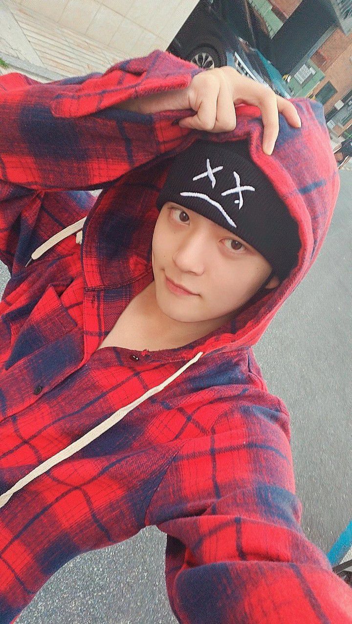 A moment captured by Hong Sungmin (FANTASY BOYS)'s fan
