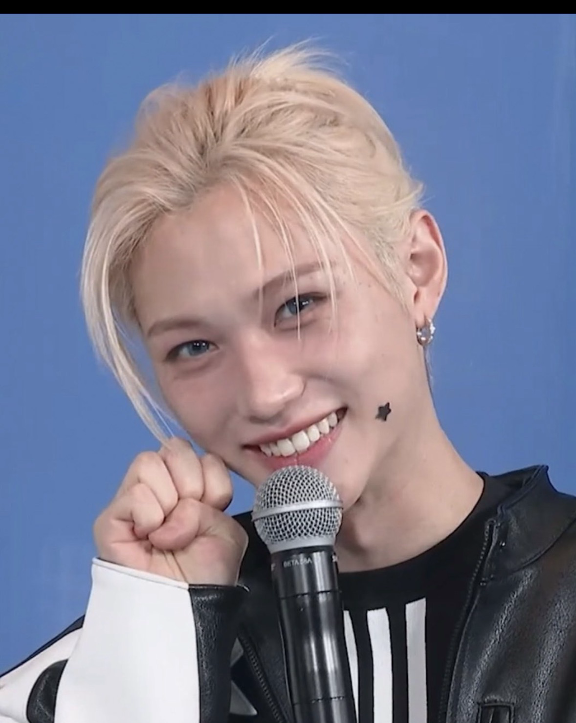 Latest photo of Felix (Stray Kids)