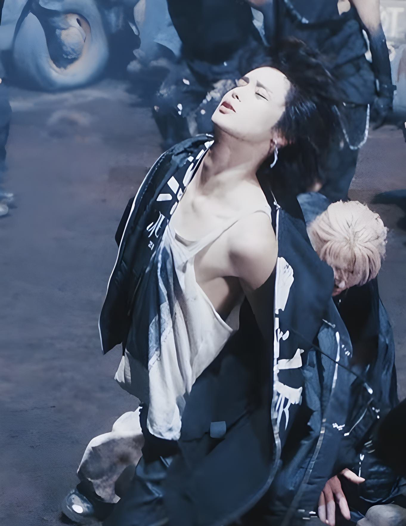 Behind-the-scenes cut of K (&TEAM)