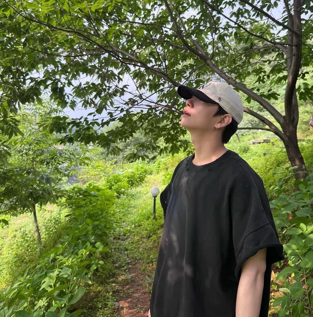 Latest photo of Joshua (SEVENTEEN)