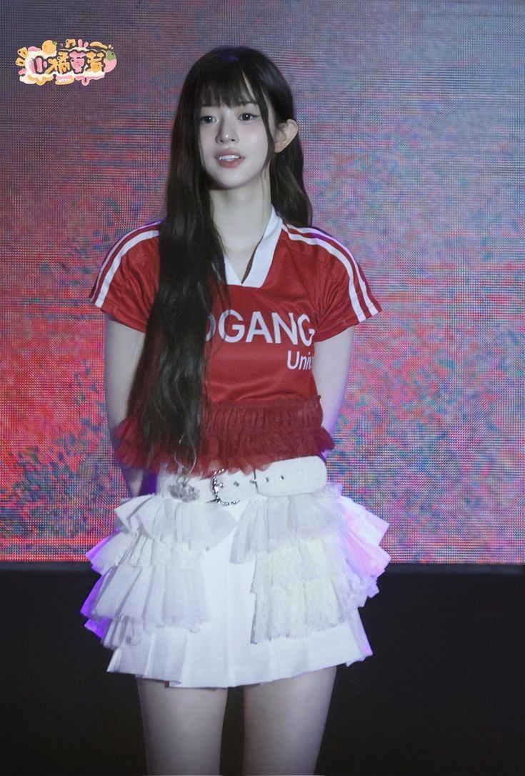 Behind-the-scenes cut of Minju (ILLIT)