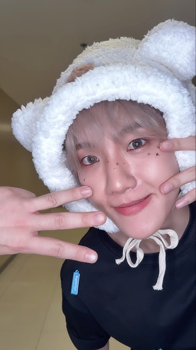 백현 (EXO)의 최신 사진