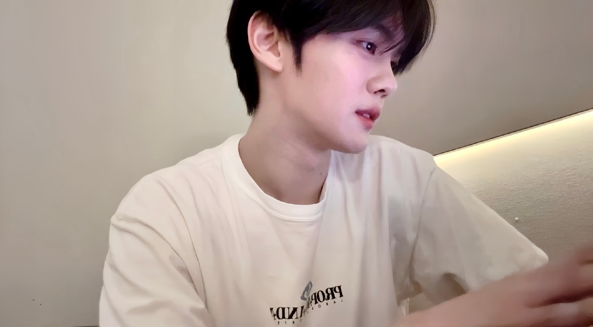 A moment captured by Kim Gyuvin (ZEROBASEONE)'s fan