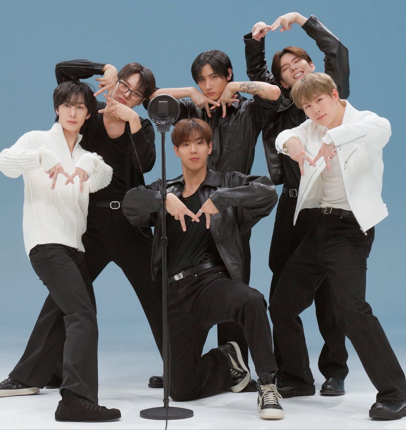 Today's hottest K-pop community feed