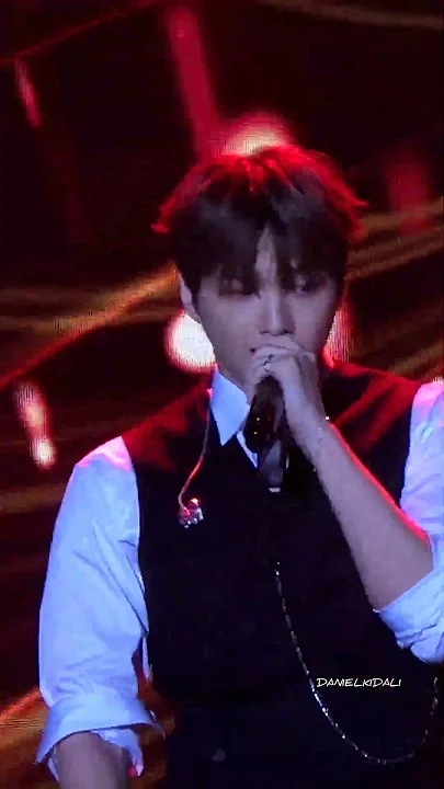 A heartfelt wallpaper shared by Kang Daniel's fans