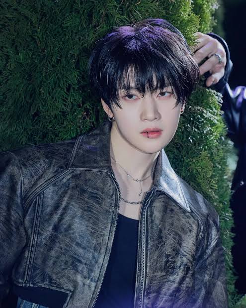 Recent activity shot of Seok Matthew (ZEROBASEONE)