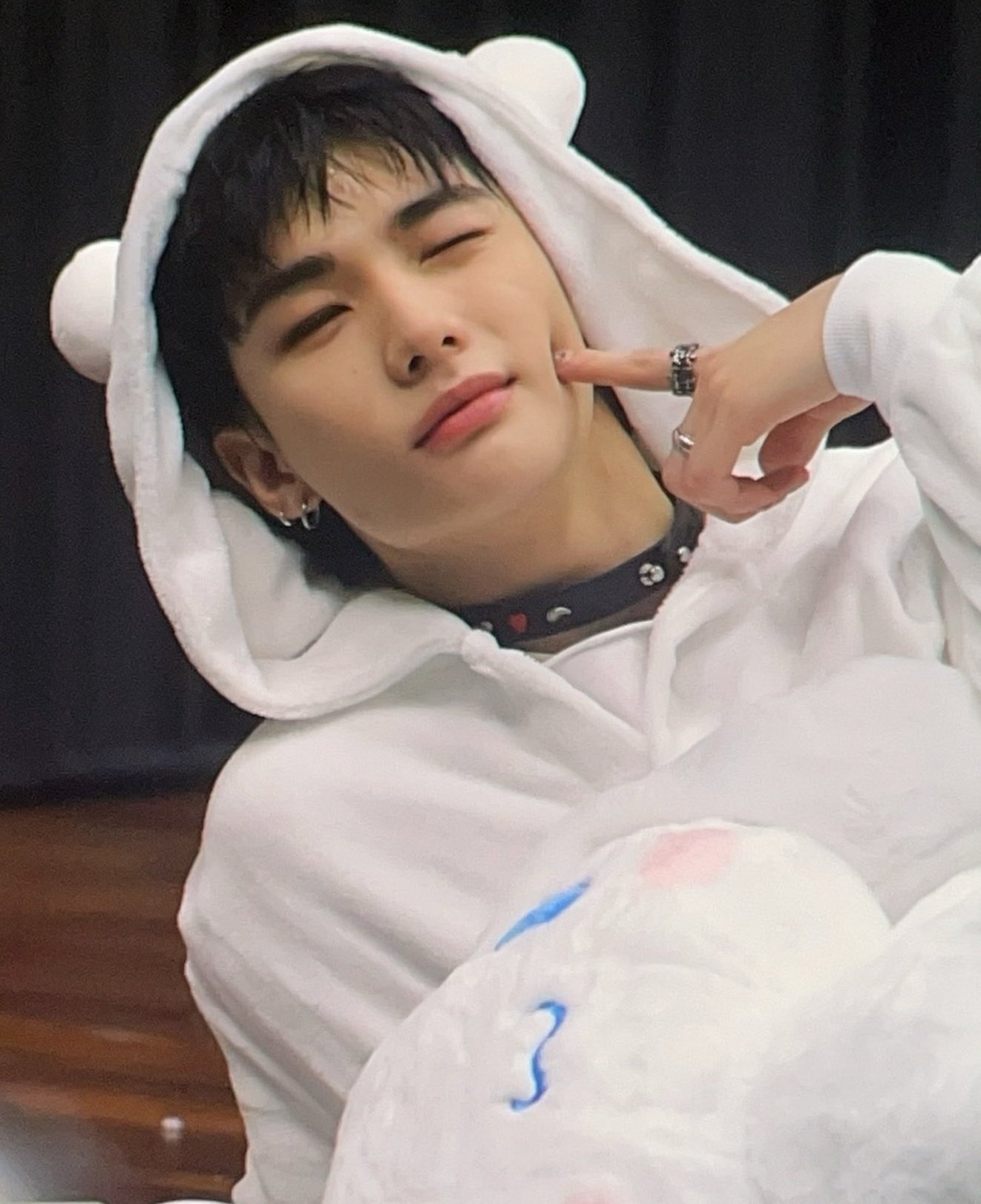 Behind-the-scenes cut of Hyunjin (Stray Kids)