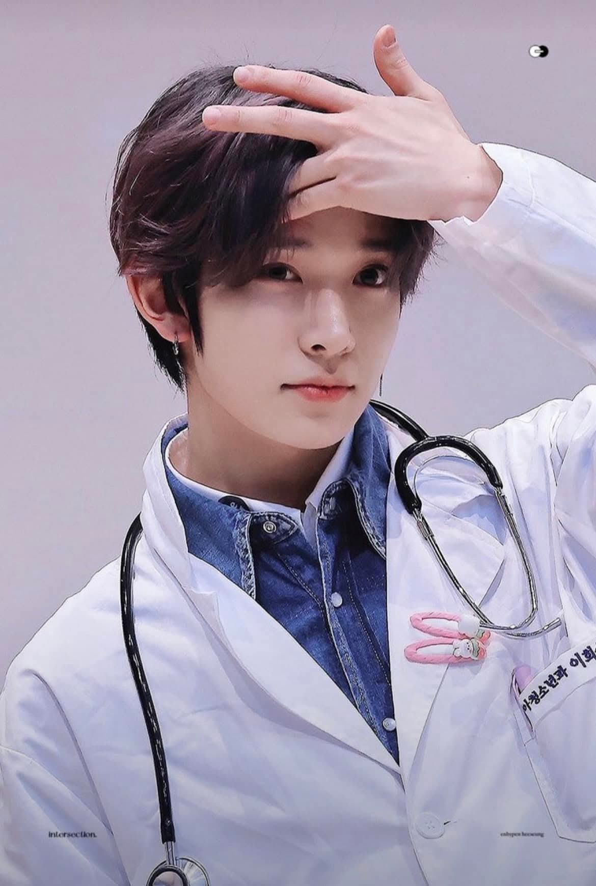 Latest photo of Heeseung (ENHYPEN)