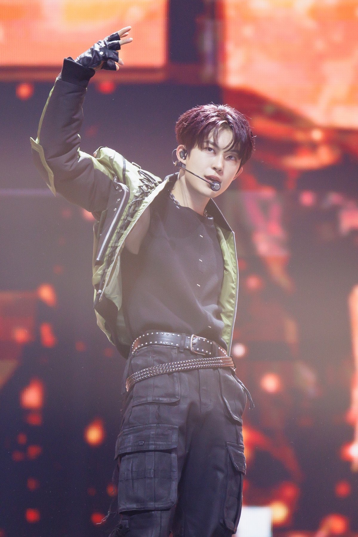 Behind-the-scenes cut of Kim Geonwoo (ALPHA DRIVE ONE)