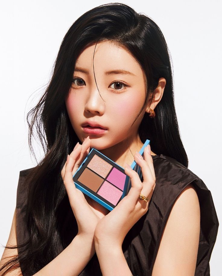 Behind-the-scenes cut of Wonhee (ILLIT)