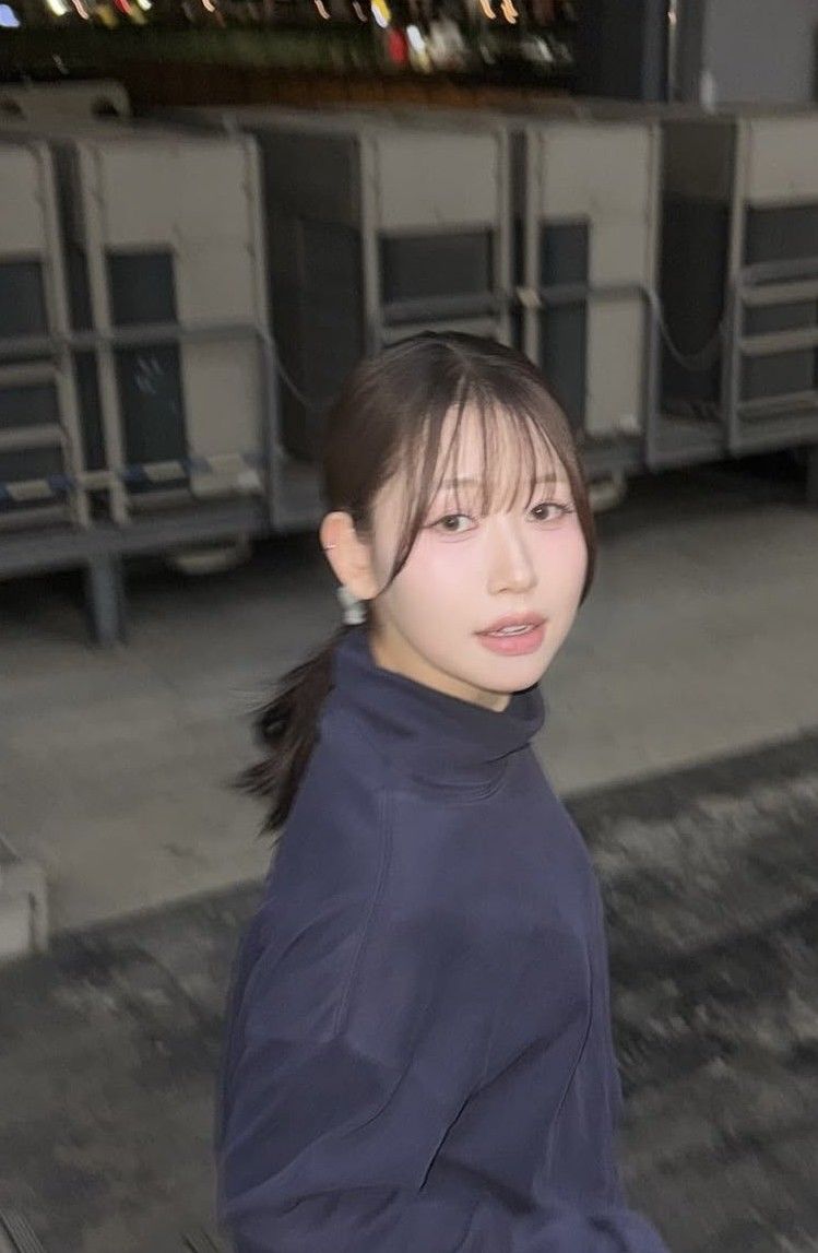 Recent activity shot of Kasahara Momona (ME:I)