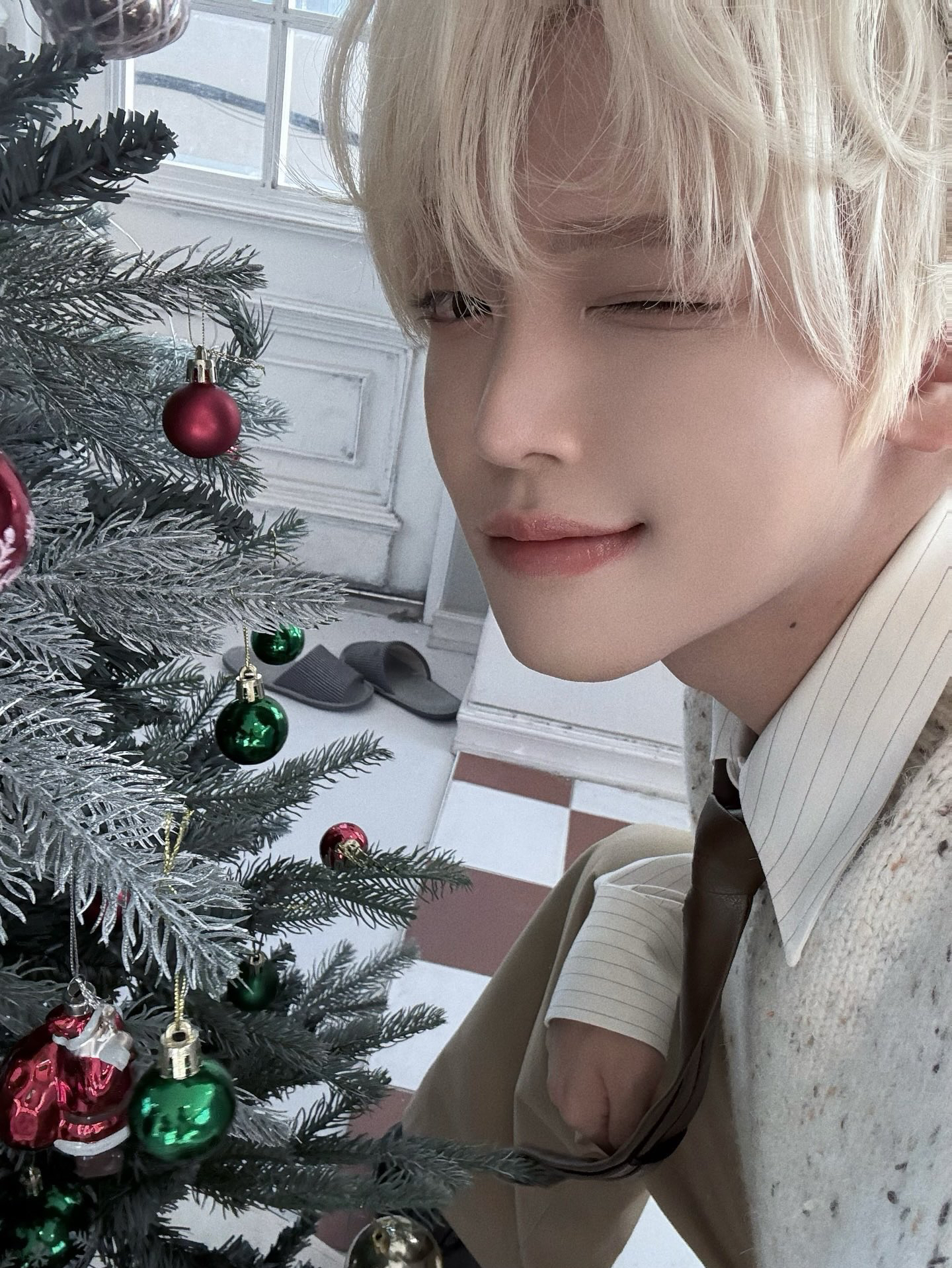 A moment captured by Jang Haneum's fan