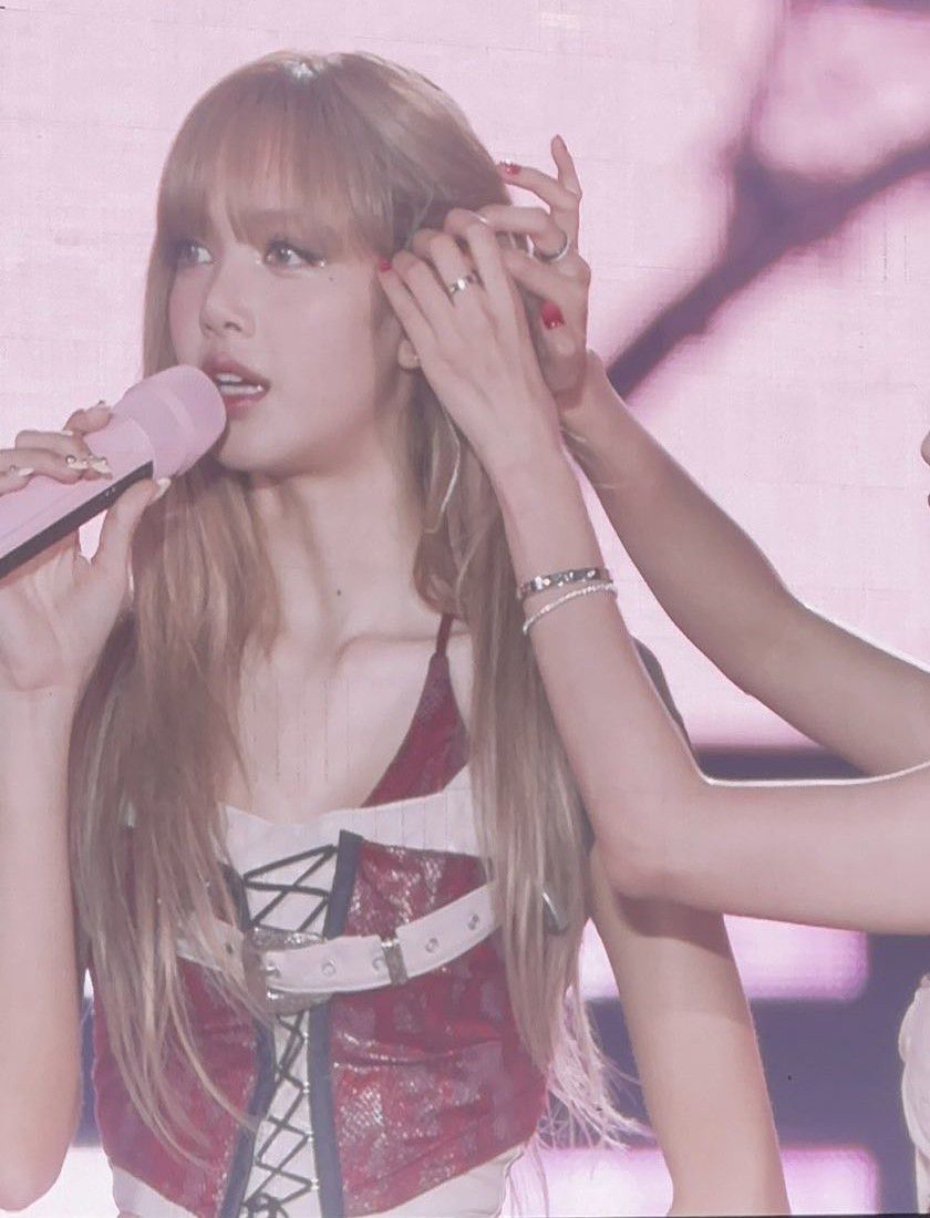 Lisa (BLACKPINK)的最新照片
