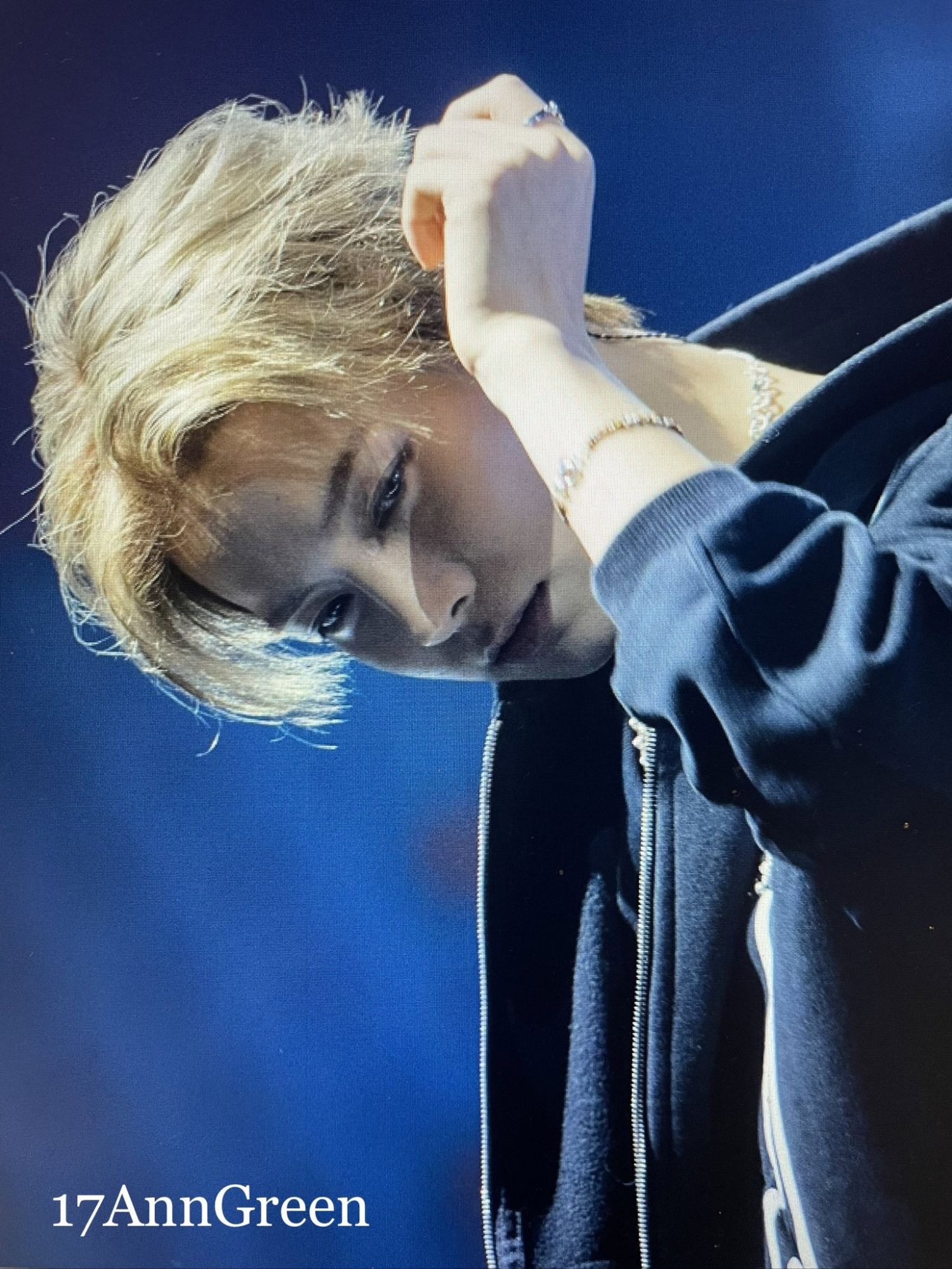 Foto terbaru Heeseung (ENHYPEN)