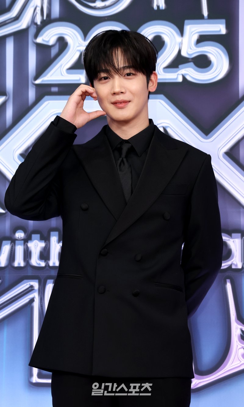 Latest photo of Kim Yohan (WEi)