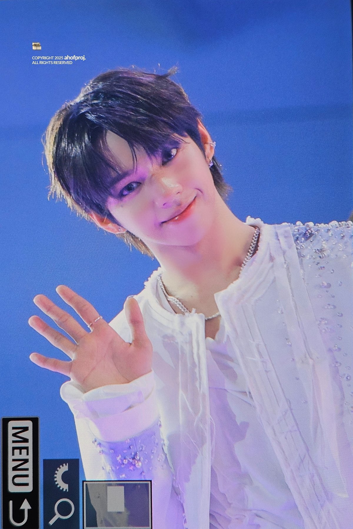 Behind-the-scenes cut of JL (AHOF)