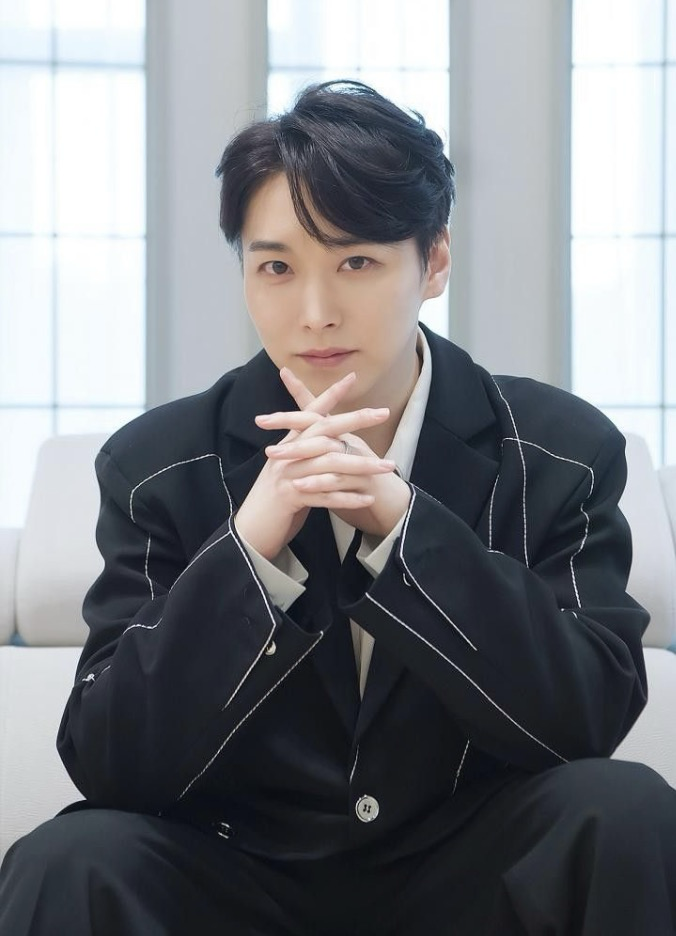 Behind-the-scenes cut of Sungmin (Super Junior)