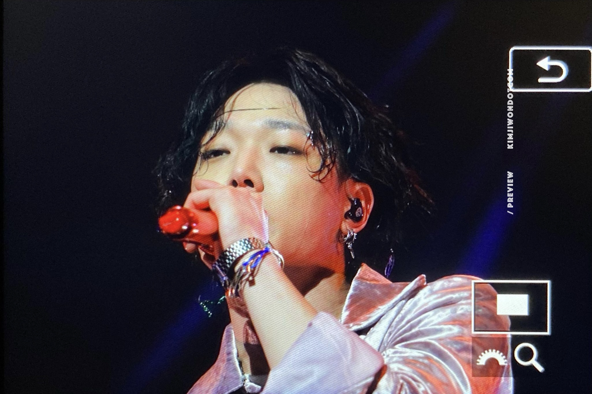 Recent activity shot of BOBBY (iKON)