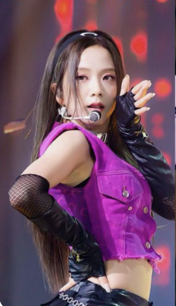 Today's most popular wallpaper in the Jisoo (BLACKPINK) community