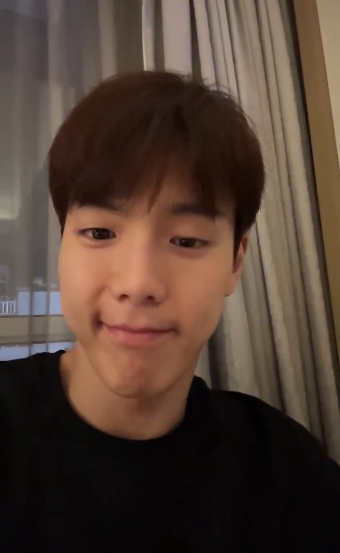 Foto aktivitas terbaru Shownu (MONSTA X)