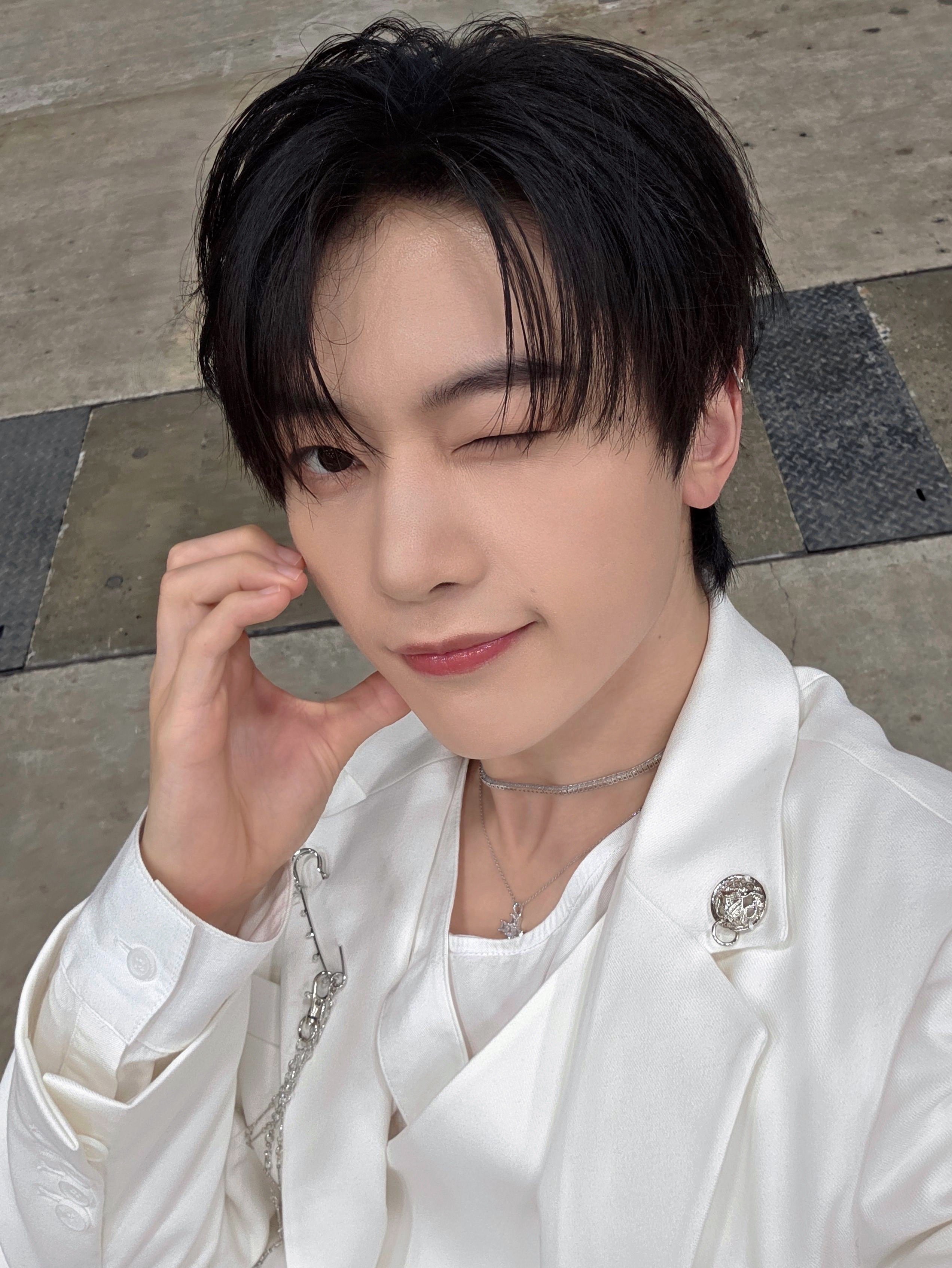 Recent activity shot of Seok Matthew (ZEROBASEONE)