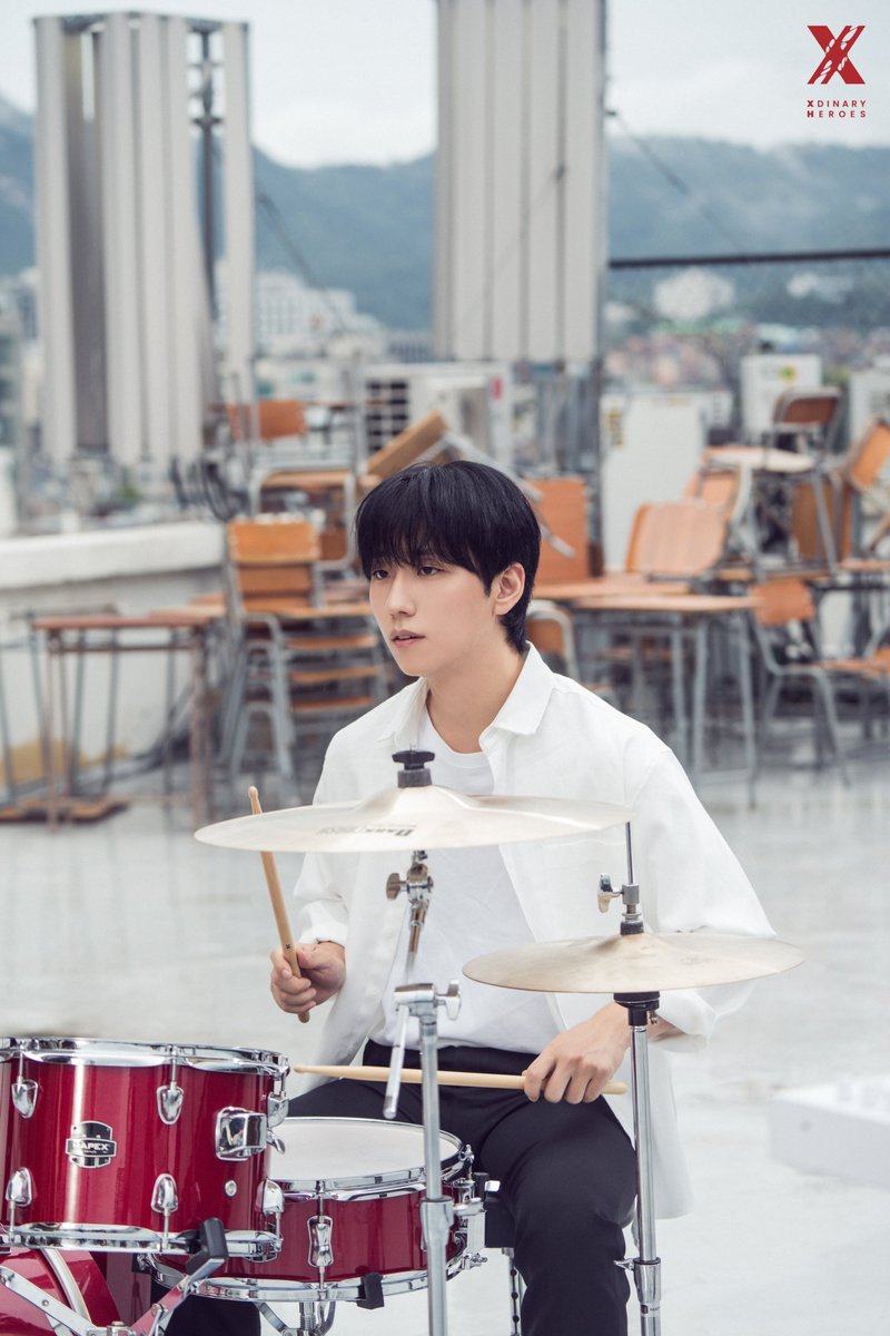 A moment captured by Xdinary Heroes's fan