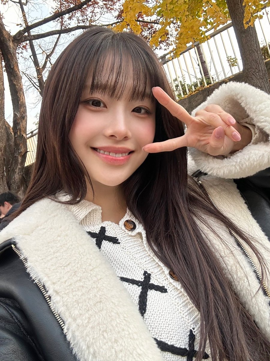Recent activity shot of Chuu