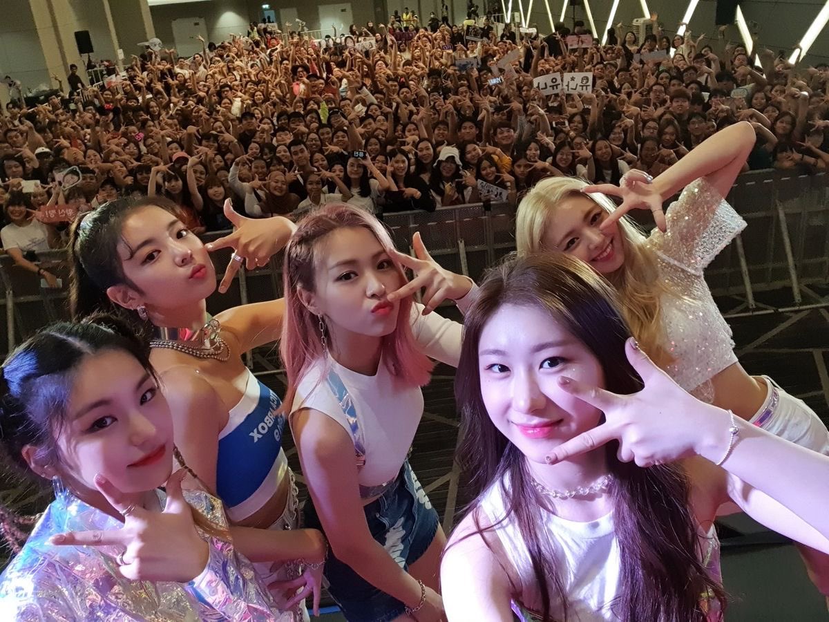 Momen yang diabadikan oleh penggemar ITZY