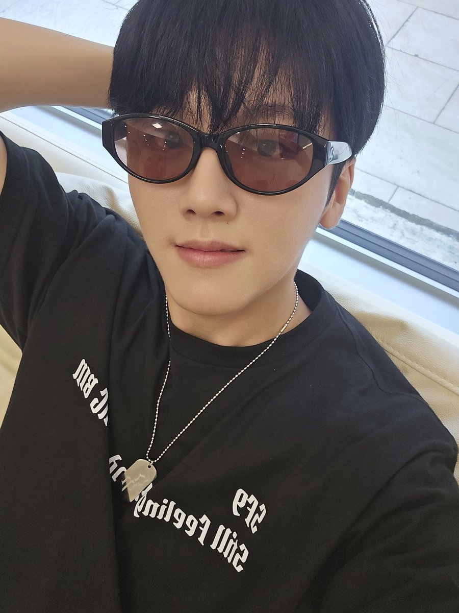 A moment captured by SF9's fan