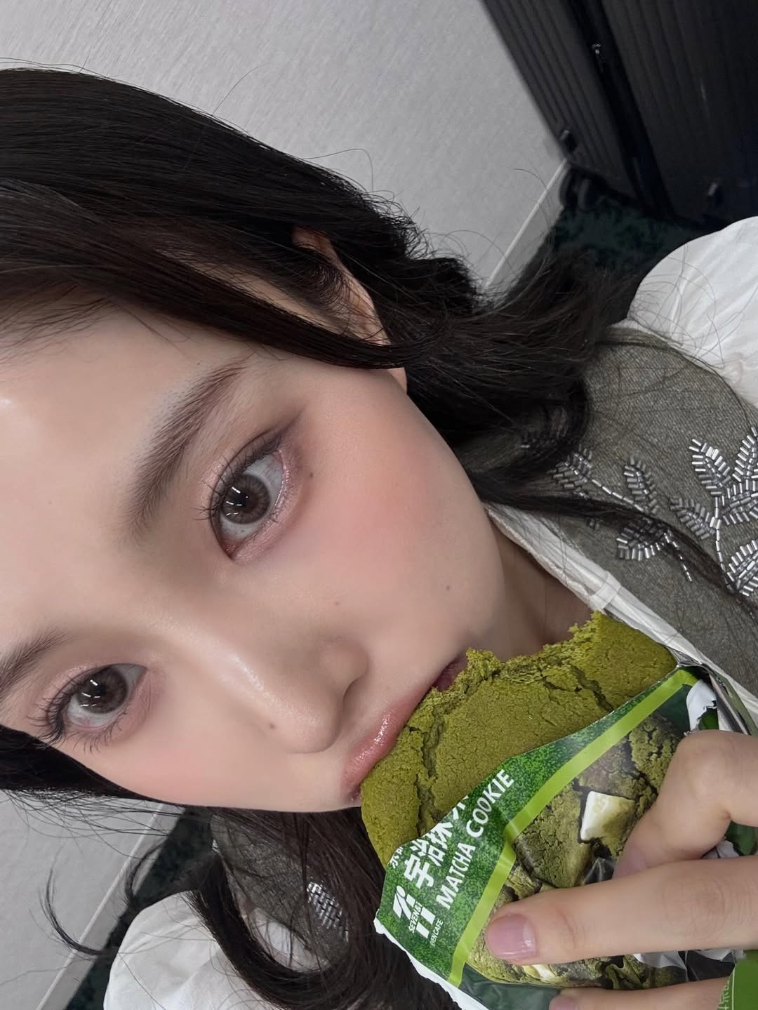 A moment captured by Kang Hyewon's fan