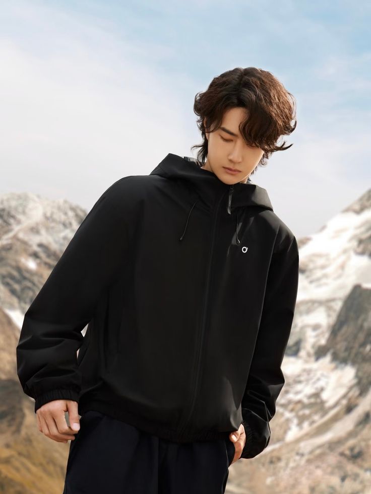 Behind-the-scenes cut of Wang Yibo