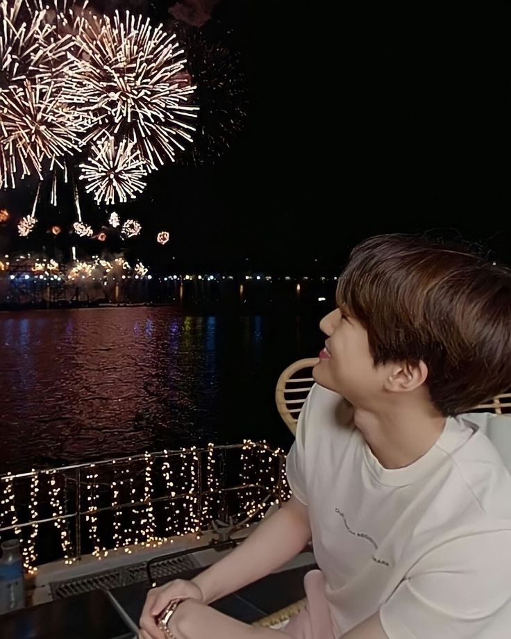 Behind-the-scenes cut of Suho (EXO)