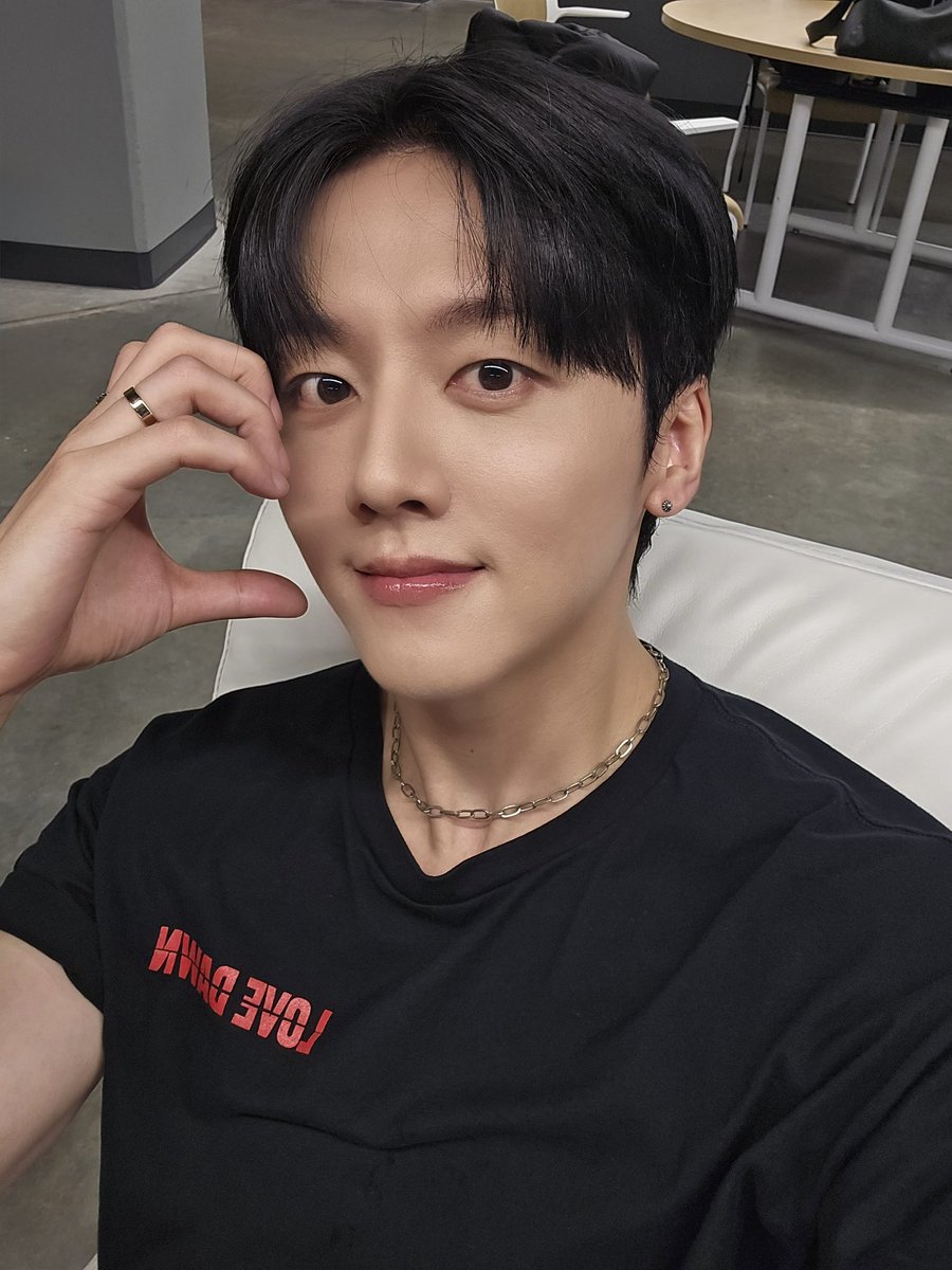 Potret di balik layar SF9