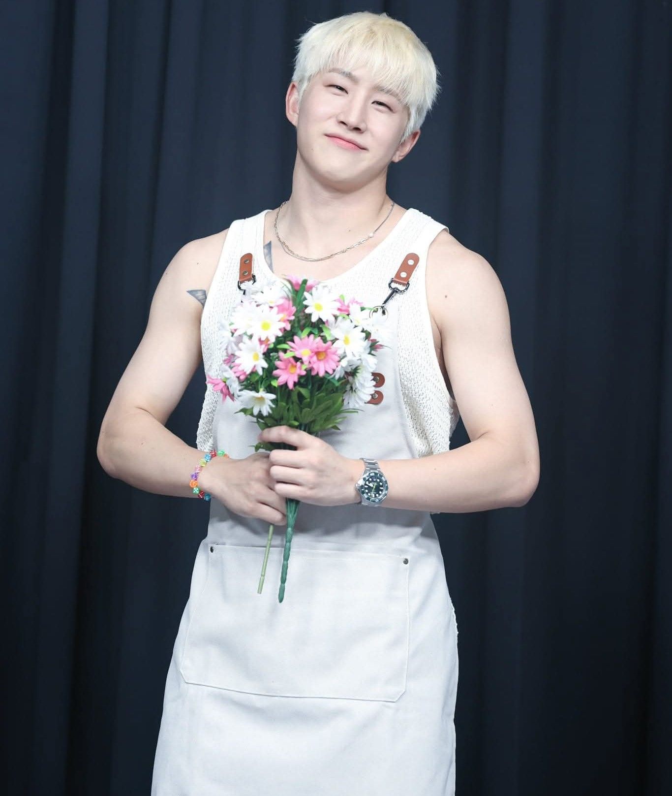 Behind-the-scenes cut of Jinjin (ASTRO)