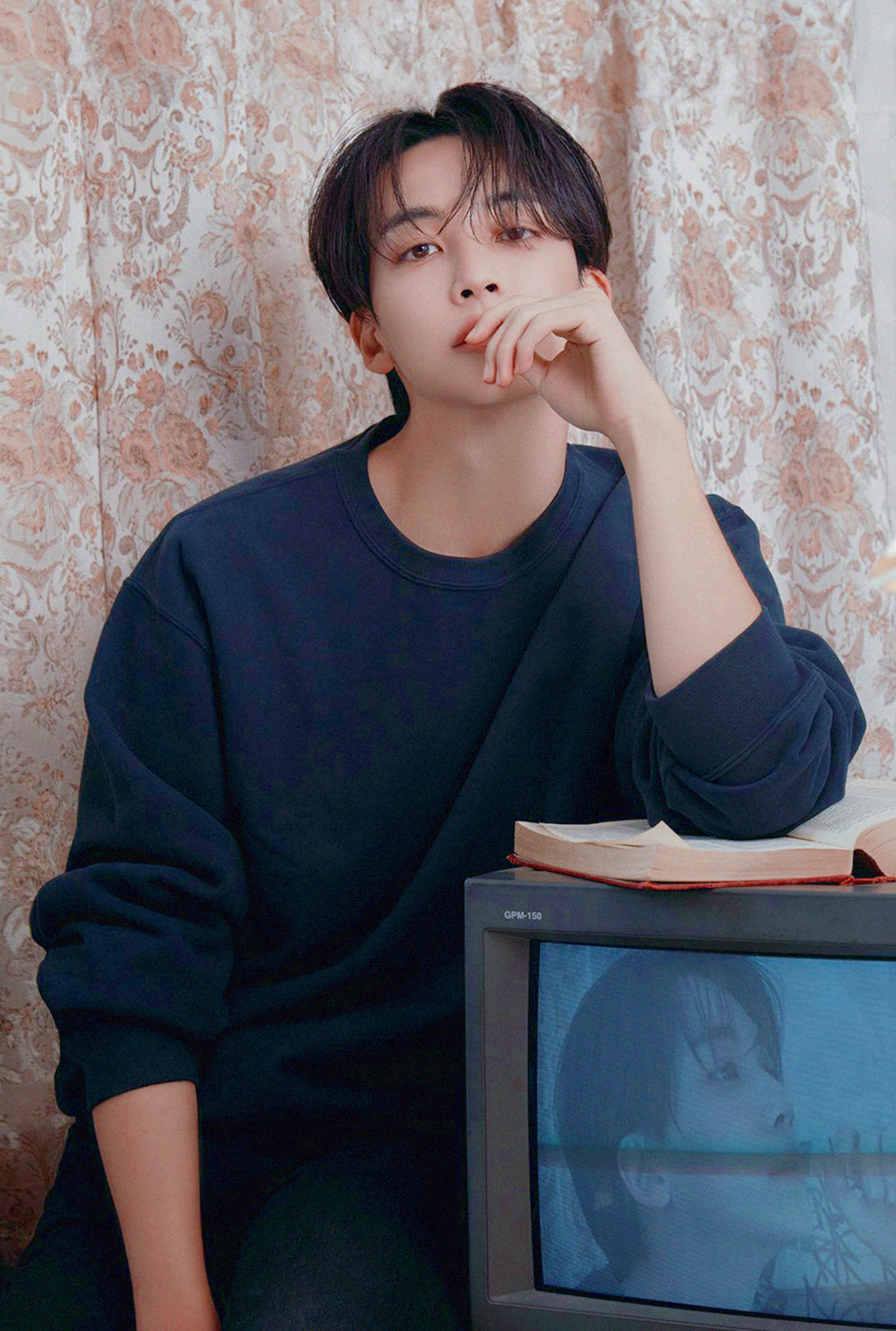 Recent activity shot of Jeonghan (SEVENTEEN)
