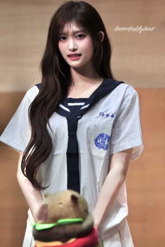 イソ (IVE)の最近の活動写真