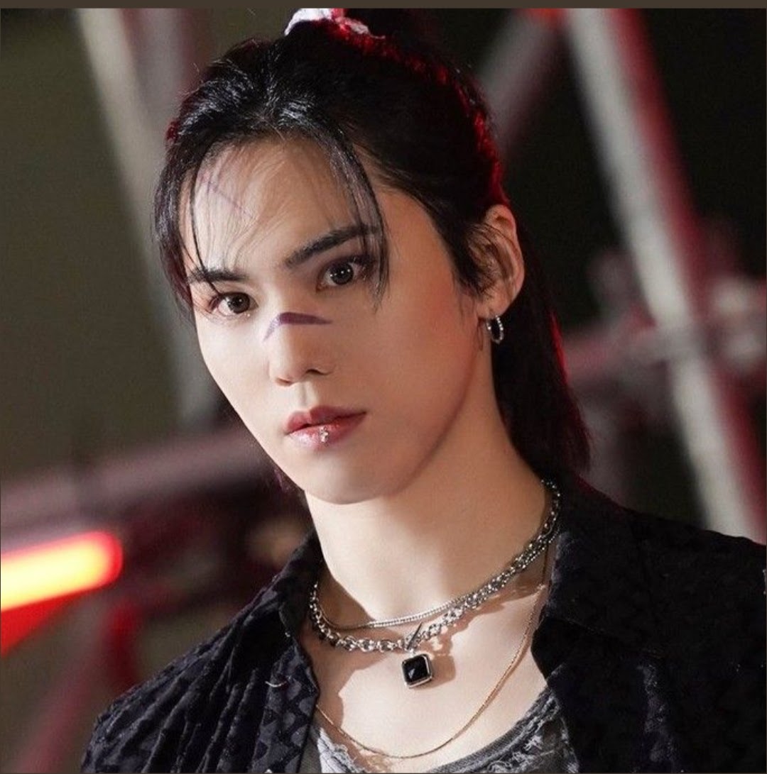 A moment captured by Rocky's fan