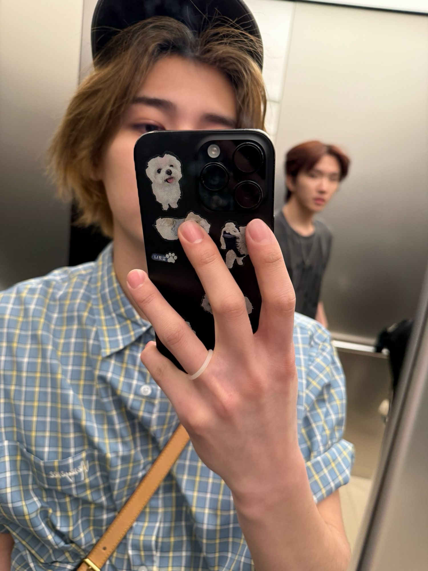 イハン (BOYNEXTDOOR)の舞台裏ショット