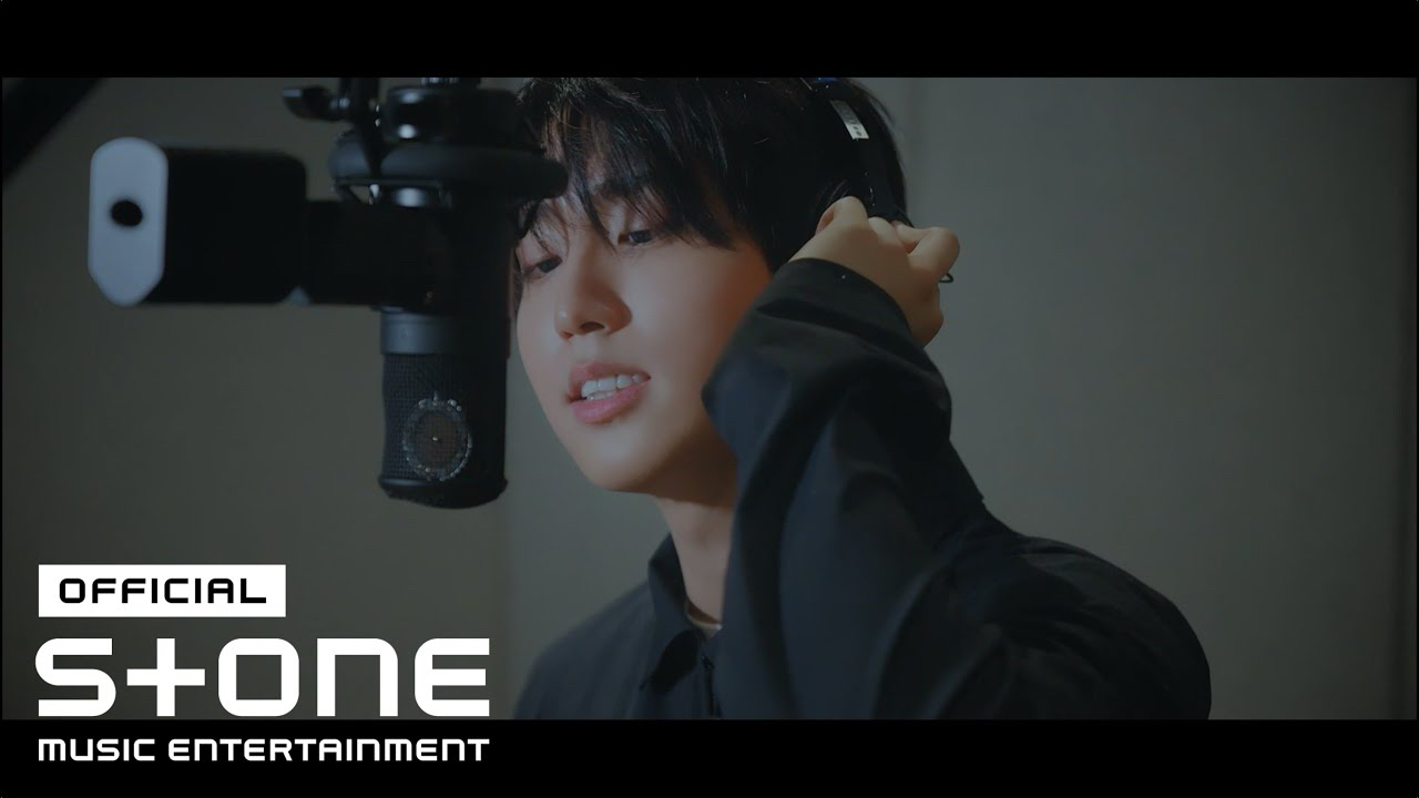Behind-the-scenes cut of HAN (Stray Kids)