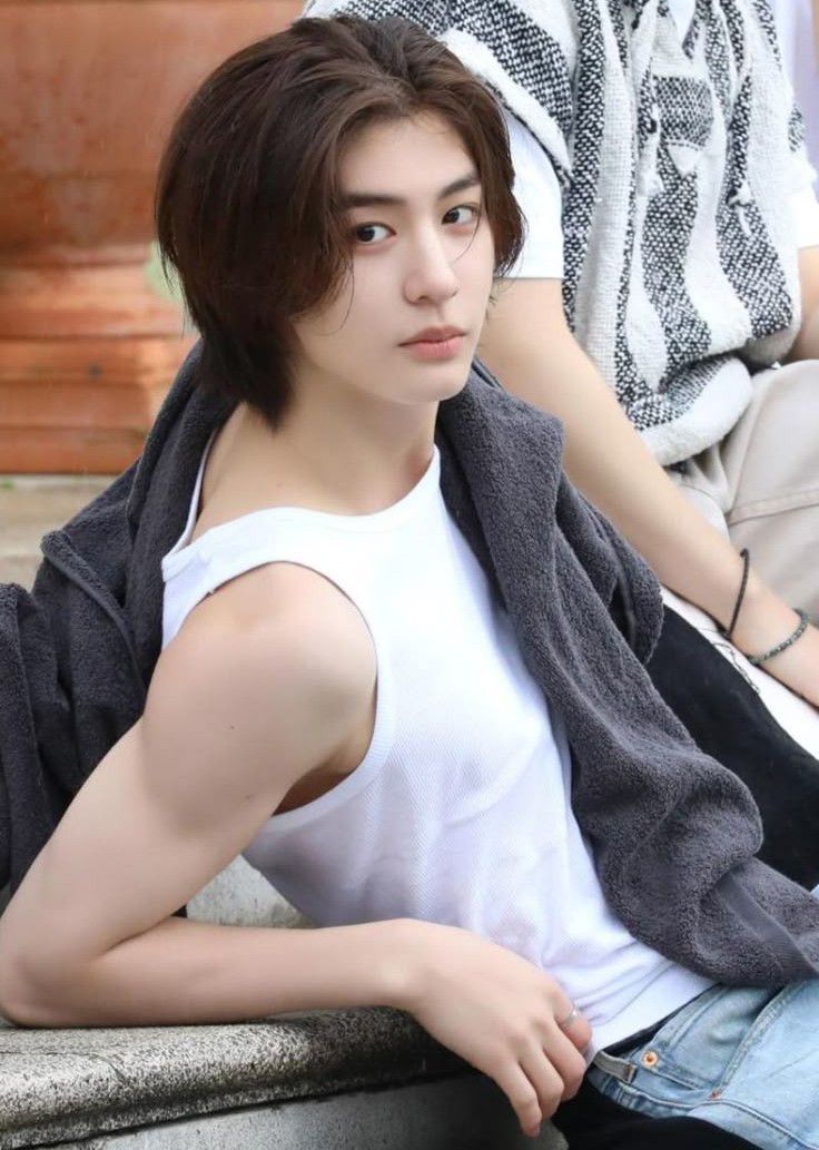 A moment captured by Leehan (BOYNEXTDOOR)'s fan