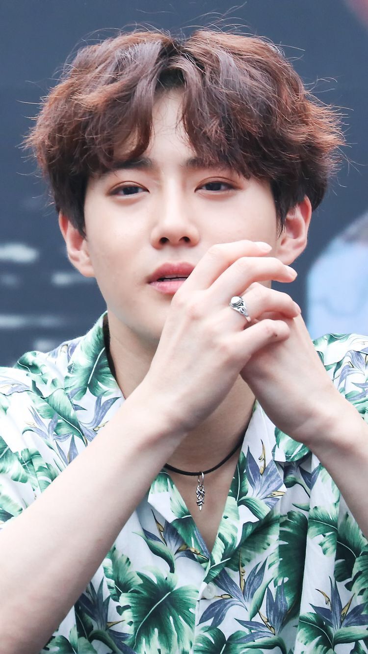 Today's most popular wallpaper in the Suho (EXO) community