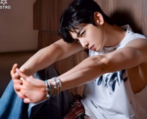 Latest photo of Eunwoo (ASTRO)