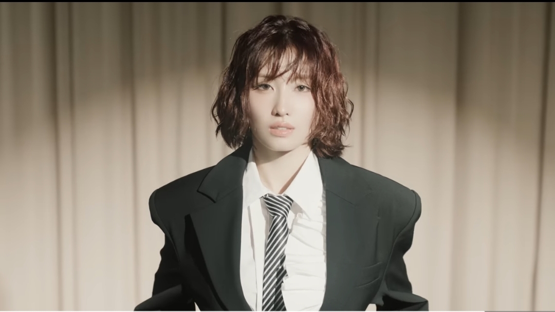 모모 (TWICE)의 비하인드 컷