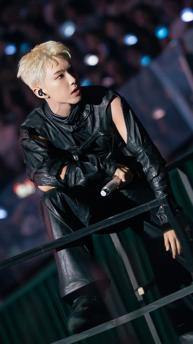 Today's most popular wallpaper in the Hoshi (SEVENTEEN) community