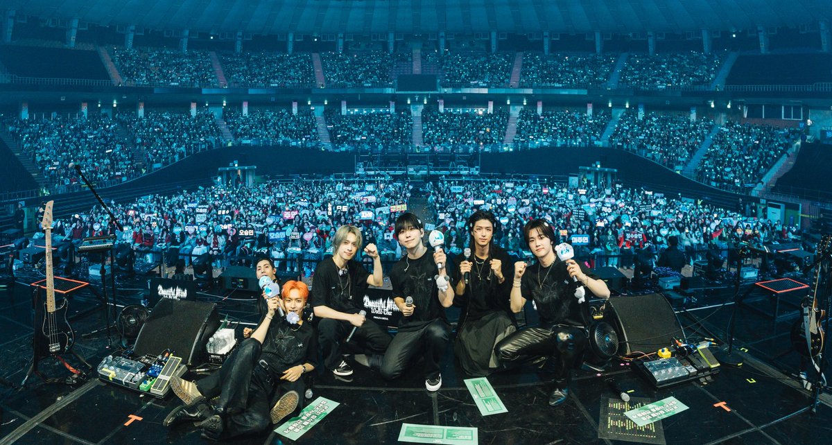 Behind-the-scenes cut of Xdinary Heroes