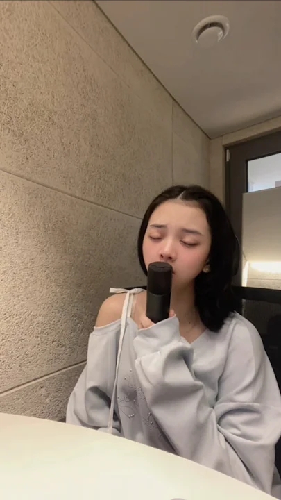 Foto aktivitas terbaru SECRET NUMBER