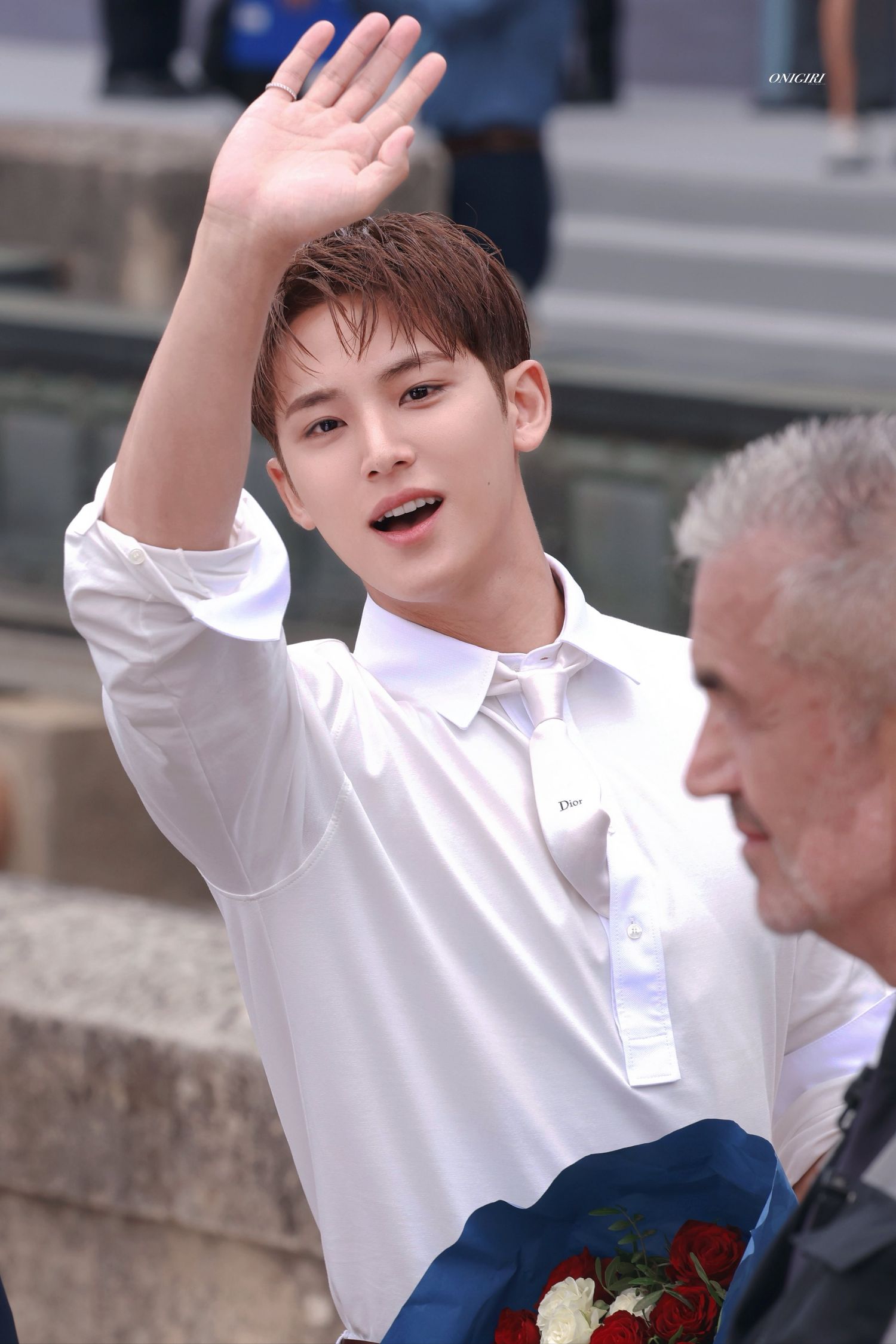 A moment captured by Mingyu (SEVENTEEN)'s fan